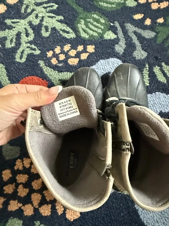 Sperry Duck Boots - Picture 4 of 6